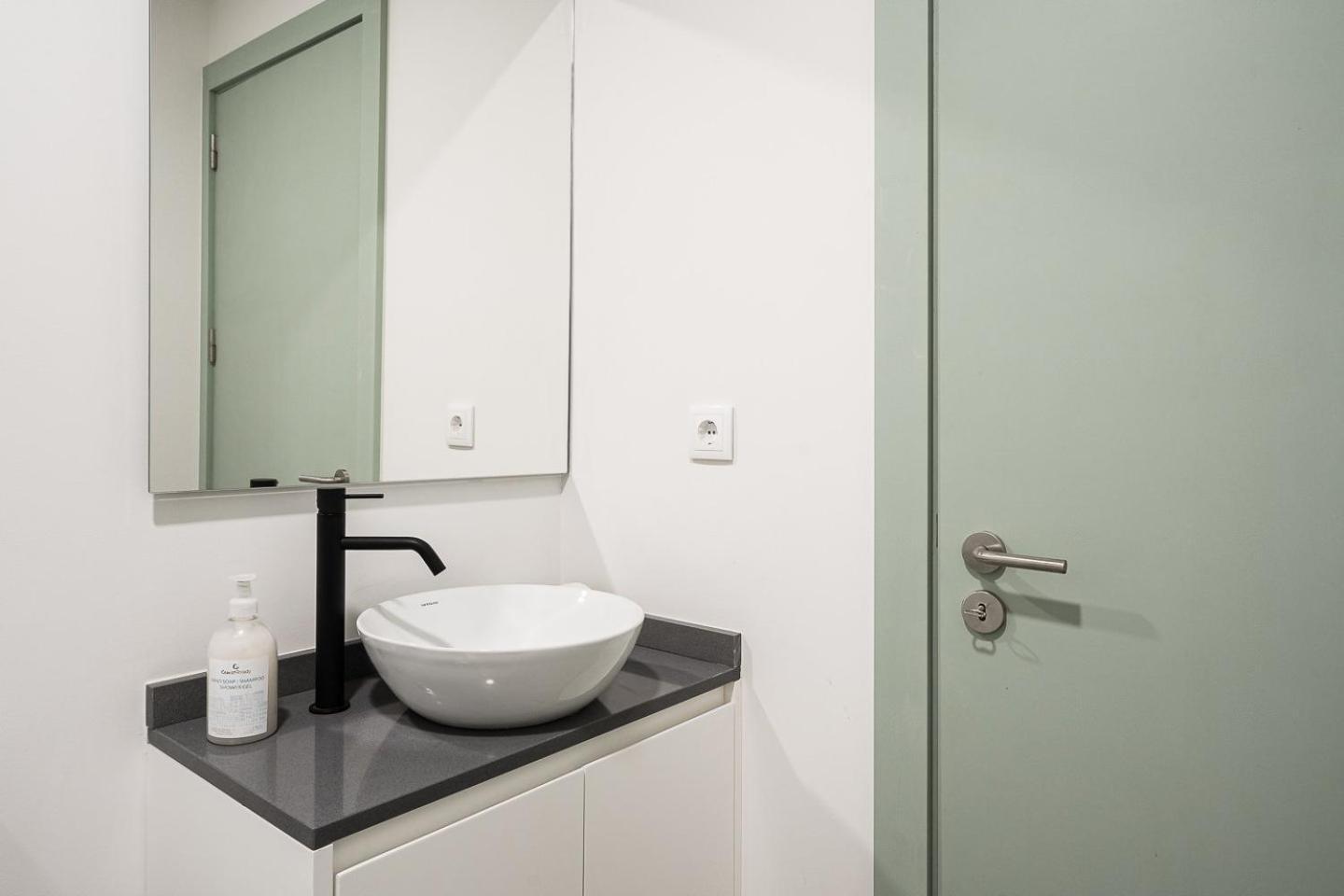 Guestready - A Modern Stay In Downtown ปอร์โต ภายนอก รูปภาพ